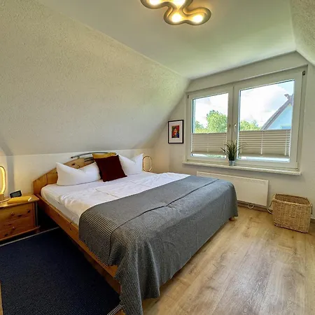 Ferienhaeuser Strandhaus Duenenwind * 부스트로우